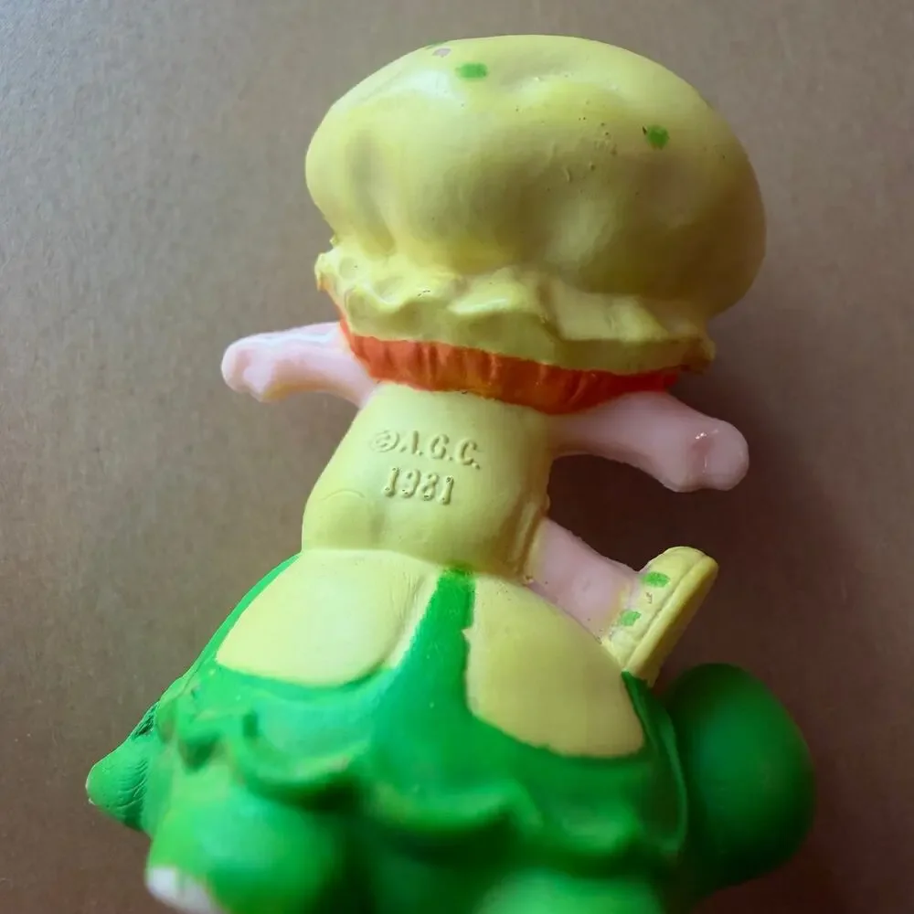 vintage 1980s Strawberry Shortcake Apple Dumplin & Tea Time Turtle PVC figurine